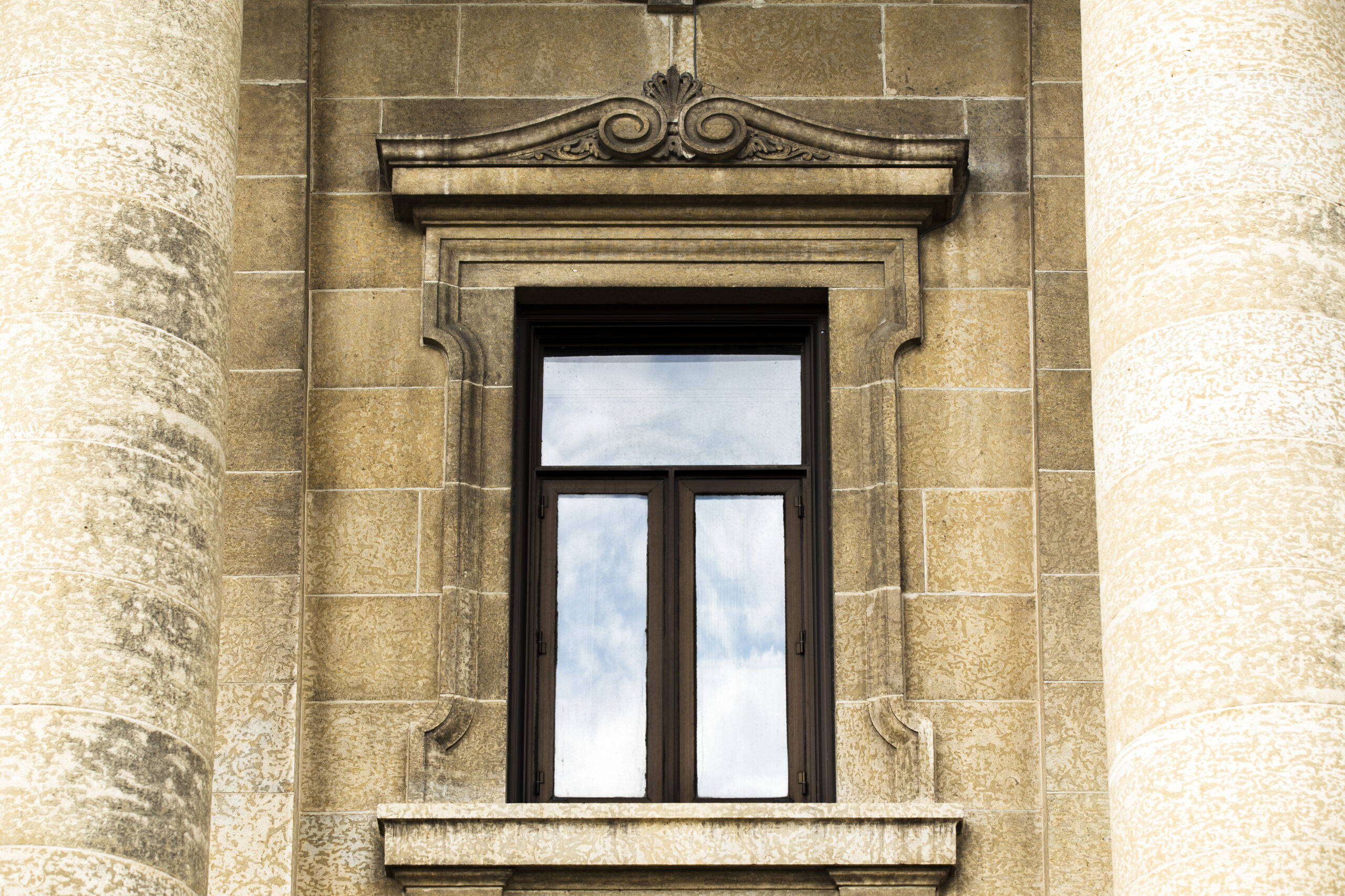 front-view-design-old-window-frame